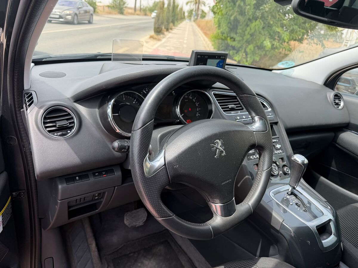 PEUGEOT 5008 ALLURE 1.6 HDI AUTO SPANISH LHD IN SPAIN 84000 MILES 7 SEATS 2015